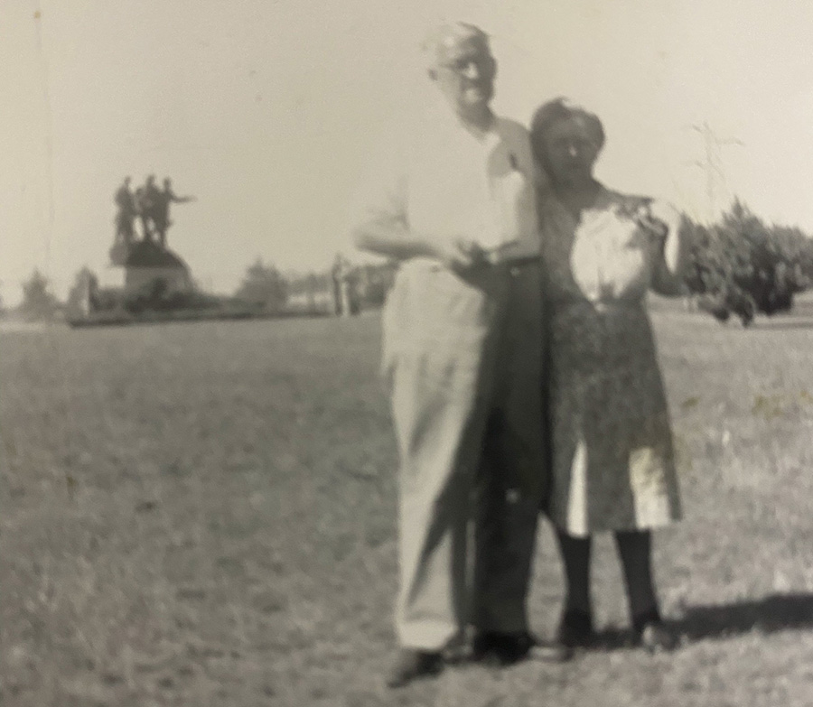 lumberman monument in the 1930s