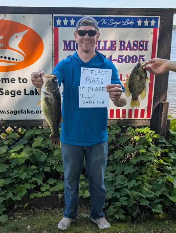 sagelake-#1 Todd Miller won first prize with Largest Panfish with a .88-pound Rock Bass and had the second largest Bass with an 18.25-inch Largemouth.